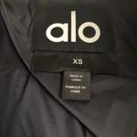 Alo Yoga Gold Rush Puffer Trench Black XS Photo 9