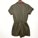 Wild Fable Short Sleeve Full front zip Woven Romper Olive green size medium Photo 5