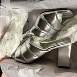 Lisa Vicky Very Metallic Silver Sandal Quilted Puffer Heel Size 10 Photo 1
