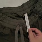 Lululemon Hotty Hot Short 2.5 Green Camo Photo 2