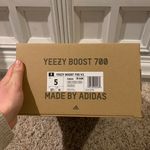 Yeezy Boost 700 Hospital Blue Photo 4