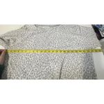 Liz Claiborne  Women’s Size Extra Large White Sweater Leopard Cheetah Boho Cozy. Photo 6