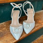 BCBGeneration  Ipany Women's Brooch Detail Pointed Toe Pumps 9 NWOT Photo 1