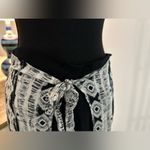 No Boundaries  Black/White Printed Wide Leg Pants - Size M Photo 4