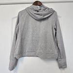 Vuori  Halo Essential Hoodie Cropped Size Large Heather Gray VW226 Photo 3