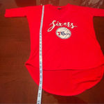 Philadelphia 76ers Sixers Women’s Medium Gameday Couture Red designer Shirt M Photo 3