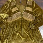 Anthropologie Long-Sleeve Velvet Lace Babydoll Top in an olive green/gold Size S Photo 1