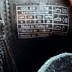 UGG  Hazel Waterproof Chelsea Ankle Boots Black
Size 9 Lightly Used Photo 4