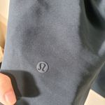 Lululemon  On The Fly Crop Woven True Navy Woman's Size 4  23" Inseam W6AVMA Photo 3