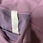 Lululemon women’s capris in EUC Photo 3