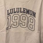 Lululemon Relaxed-Fit Cotton Jersey T-
Shirt Graphic Logo Photo 2