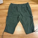 st. john's bay St. John’s Bay Capri Cargo Pants Green Size 18W Photo 1