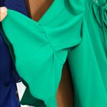 Peter Nygard Nygard 3/4 bell sleeve cold shoulder top. Photo 4