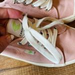 Cariuma Oca Low Canvas Sneakers in Rose Pink Size 7 Photo 8