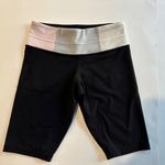 Lululemon Reverse Groove Short - Size 4 Tall. Photo 0