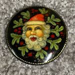 Old World Santa Clause Pin Brooch Christmas Holidays Marked KH Photo 1
