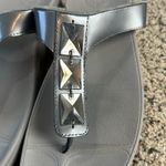 FitFlop  Walkstar Jeweled Sandals Size 9 Gray Toe Post Thong Photo 2