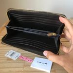 Coach Wallet Photo 4