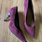 Donald Pliner Plum Suede Heels Women's Size 8.5 Red Photo 0
