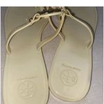 Tory Burch Mini Miller Women's Size 9 Flat Thong Jelly Sandals Ivory Photo 3