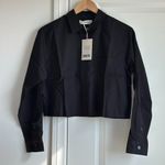 Everlane  The Way-Short Shirt in Silky Cotton in Black, Size X-Small Photo 5