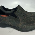 Hush Puppies  gray suede slip on sneakers women’s size 9.5 casual minimalist Photo 0