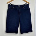 Croft & Barrow  Bermuda Length Stretchy Jean Shorts Women’s Size 16 Photo 0
