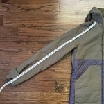 B by Burton Women's Jacket XS Olive Green Black Hooded Quilted Coat Snowboard Photo 7