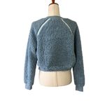Madden Girl Juniors' Sherpa Raglan Bubble Crop Top Photo 4