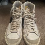 Nike  Blazer Mid 77 Women’s Photo 3