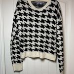 Vylette Oversized Black and White Crew Neck Sweater Size XL Photo 0