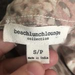 BeachLunchLounge LAST CHANCE π 4 for $20 π Button Down Shirt, size Small Photo 7