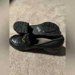 White Mountain  woman’s chunky heel platform loafers with brass chain size 11M‎ Photo 1