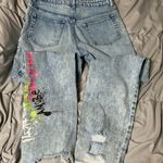 Tinseltown  Women's size 7 High Rise Mom Jeans Painted Leg Detail Light Wash Blue Photo 8