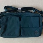 Lululemon Multi-Pocket Crossbody Bag 2.5L - Warp Teal Photo 0