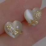 Faux Pearl Zircon Flower Stud Earrings Gold Tone NWT Photo 0