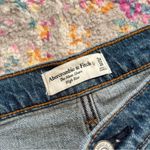 Abercrombie & Fitch High Rise Mom 2.5” Blue Raw Hem Shorts Women’s Size 34/ 18 Photo 6