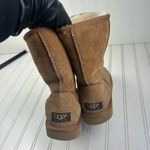 UGG  Classic Short II Chestnut Women’s Boots Size 7 Photo 4