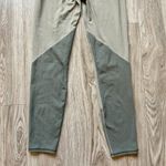 Vuori High Rise Colorblock Studio Legging Pant in Light Oregano Green Size S Photo 5