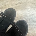 Curations Caravan Women’s 5M Black Fringe Sandals Shoes Size 5 Photo 4