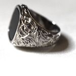 Source Unknown Avant Garde Engaging Etched Silver Tone Band Black Flat Stone Size 10 Ring Photo 2