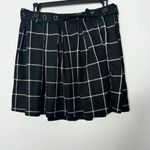 Hot Topic  Black & White Plaid Pleated Skirt With Grommet Belt size large Photo 3