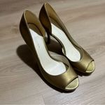 Via Spiga Platinum Gold Peep Toe‎ Platform Heel Size 7M Patent Leather Photo 1