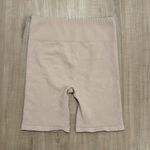 Everlane  Seamless Bike Shorts Photo 4