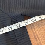 Nike  black ribbed cropped hoodie sweater small Photo 4