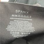 Spanx NWT  Look at Me Now Seamless Cropped Legging Sz M black camo Photo 5