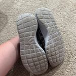 Nike  Roshe Run Gray Camo w/ Neon Green Sneakers Women's Size 7.5 Running Shoes Photo 4