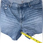 Gap  Denim Mid Rise Stride Short Cut Off Shorts In Medium Wash Women’s Size 16/33 Photo 7