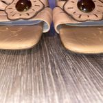 Naturalizer Leather Sandals 7.5w Gem detail. Photo 9