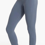 Vuori  M Studio Pocket Leggings in Blue Grey Photo 0